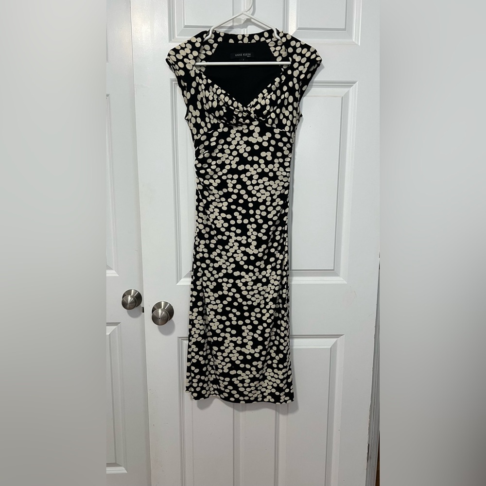 Cream and Black Anne Klein Dress. Size 2.